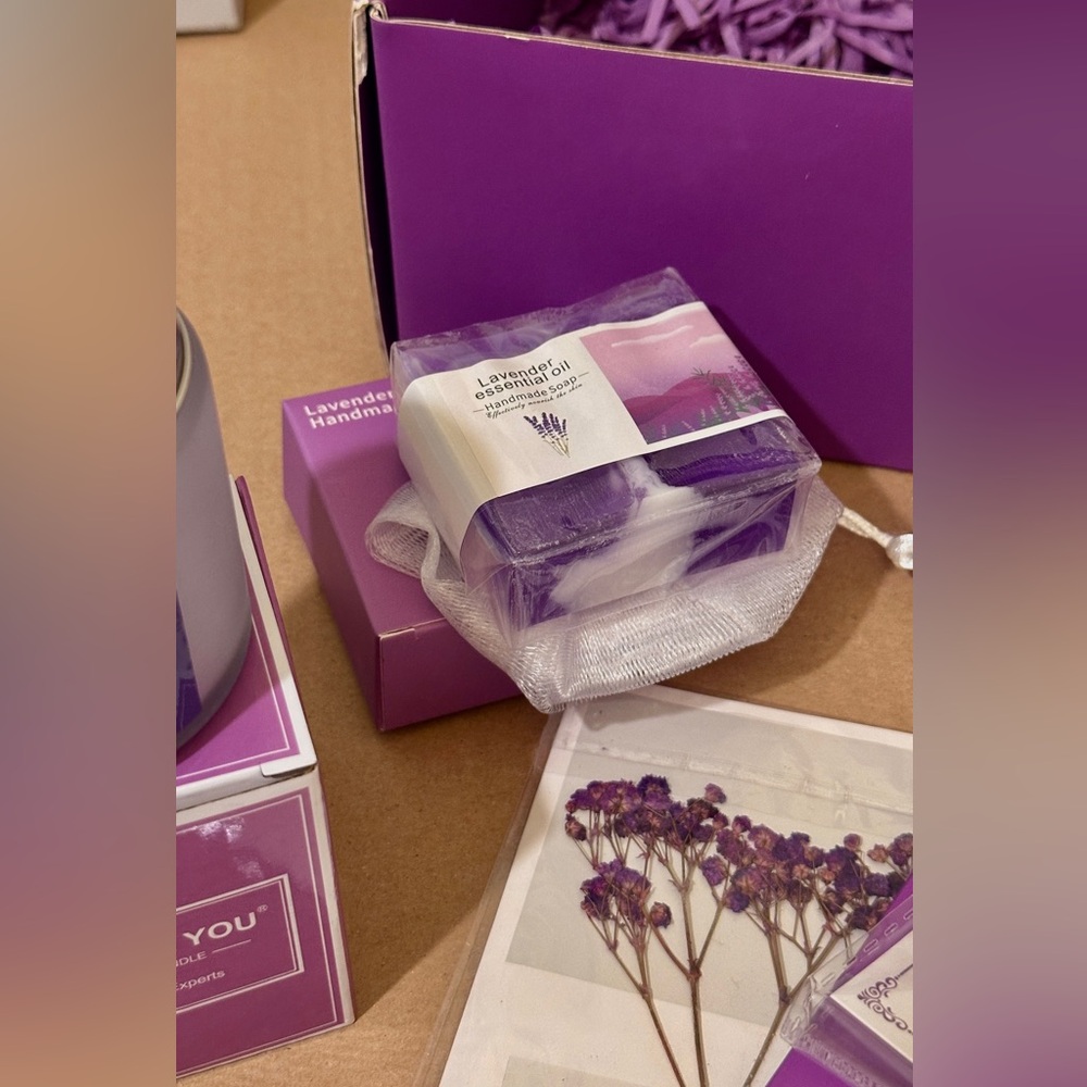 Lavender Collection Gift Box - Picture 4 of 7